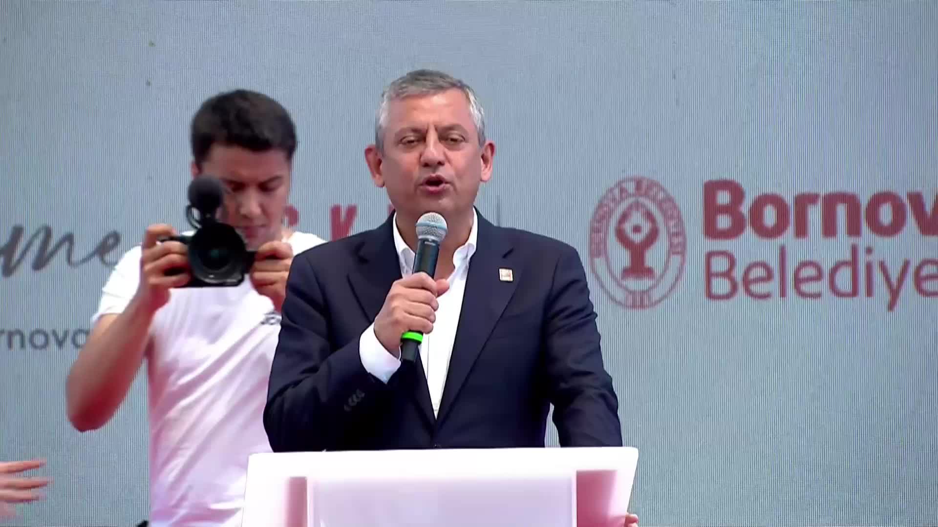 Özgür Özel: Otoyollar Ücretsiz Olacak!