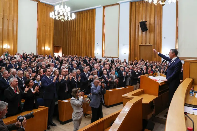 Özgür Özel: Sandık Milletin Nefesidir!