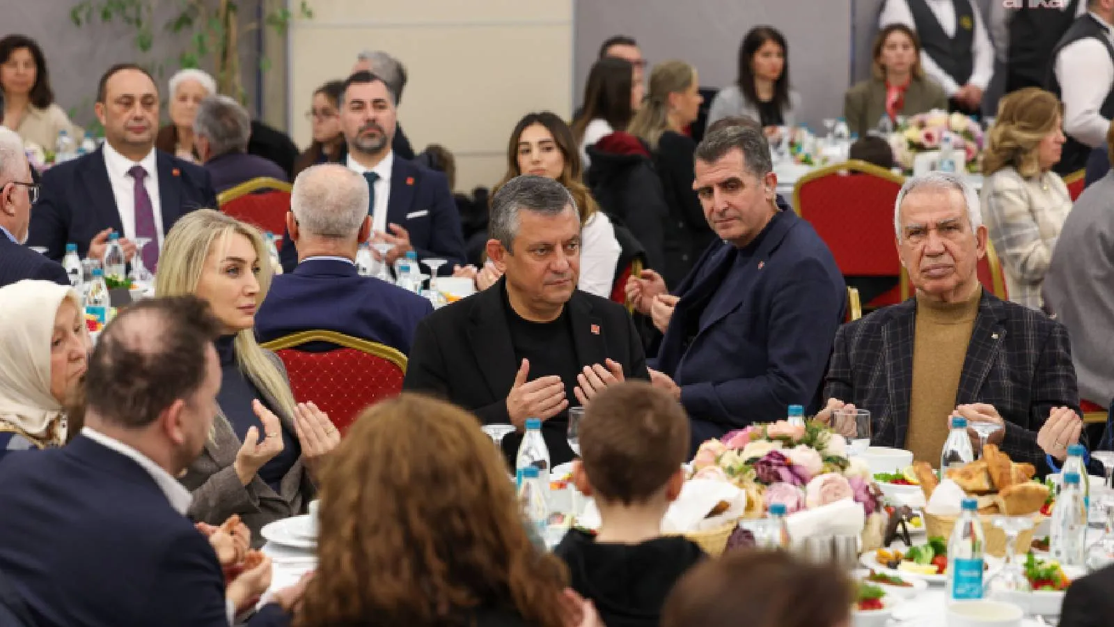 Özgür Özel, Tutuklu Ailelerle İftar Yemeğinde