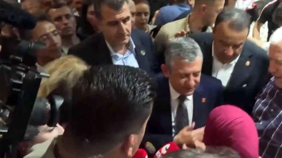 Özgür Özel, Ulus Hali’nde Esnafla Buluştu