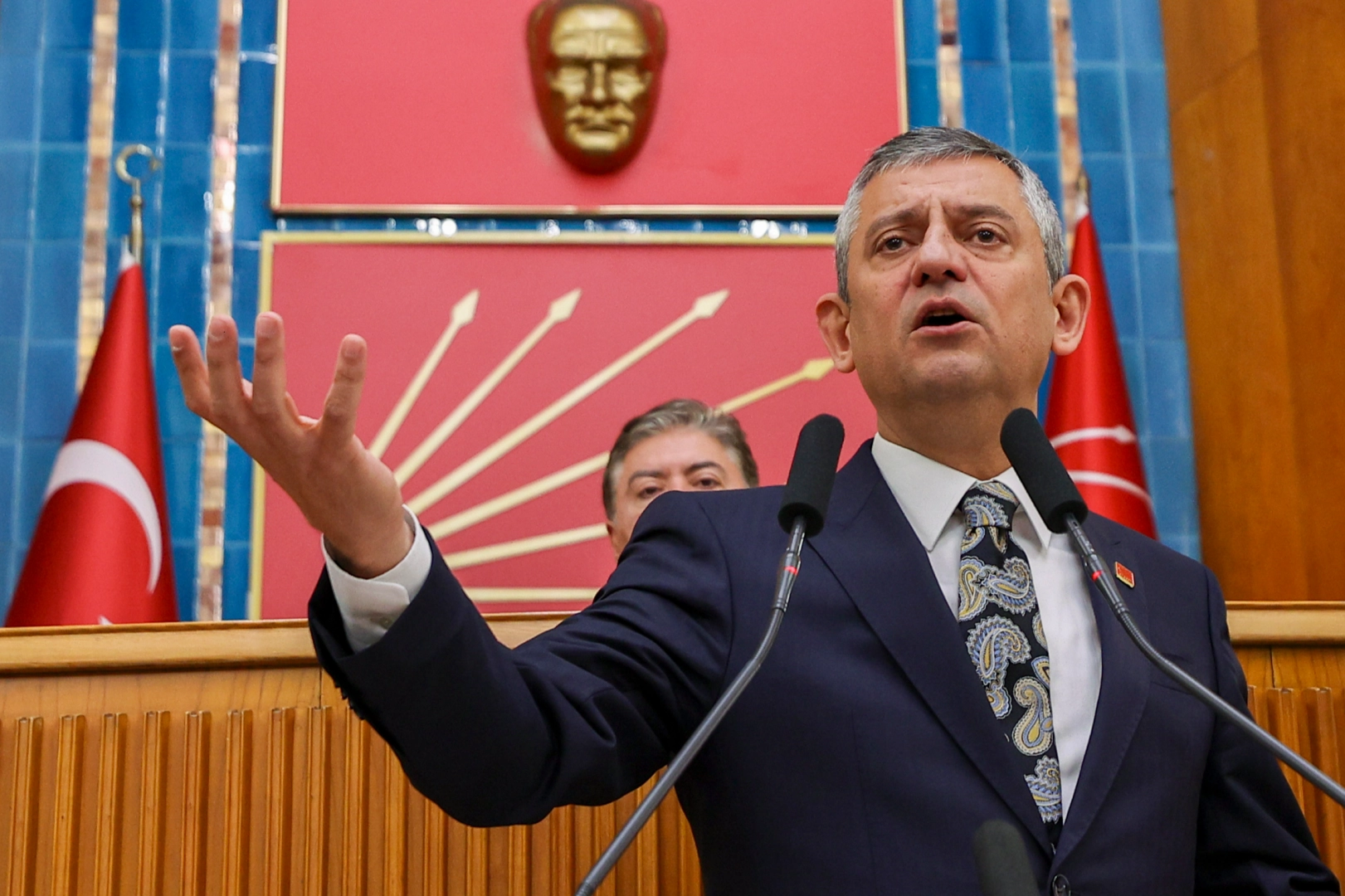 Özgür Özel: ‘Varsa diplomanı sunacaksın!’
