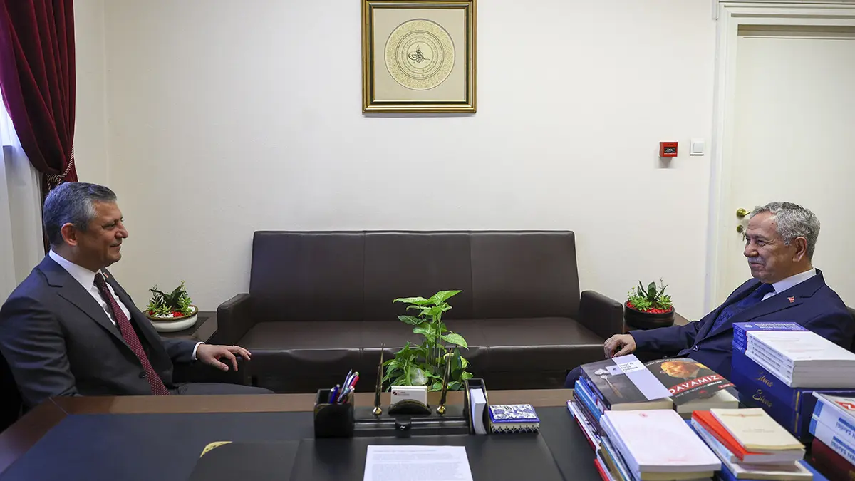 Özgür Özel ve Bülent Arınç’tan sürpriz görüşme! İBB davası sorusuna ilginç yanıt: “Güneşin altındaki her şey…” 3