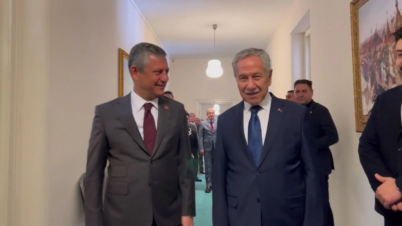 Özgür Özel ve Bülent Arınç’tan Manisa Sohbeti