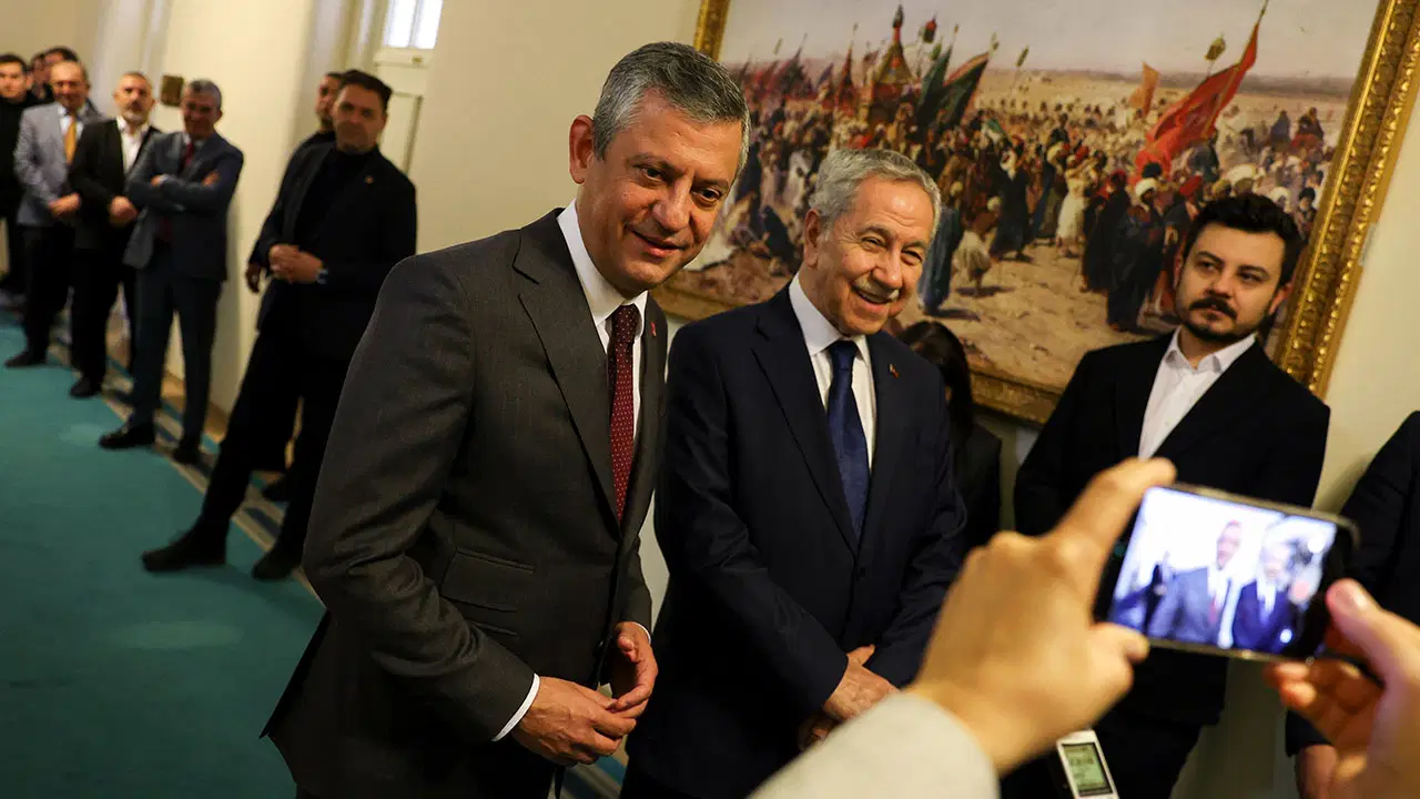 Özgür Özel ve Bülent Arınç’tan Ramazan Ziyareti