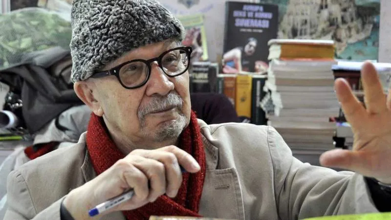 Özgür Özel, Yalçın Küçük’ün Ailesine Başsağlığı Diledi