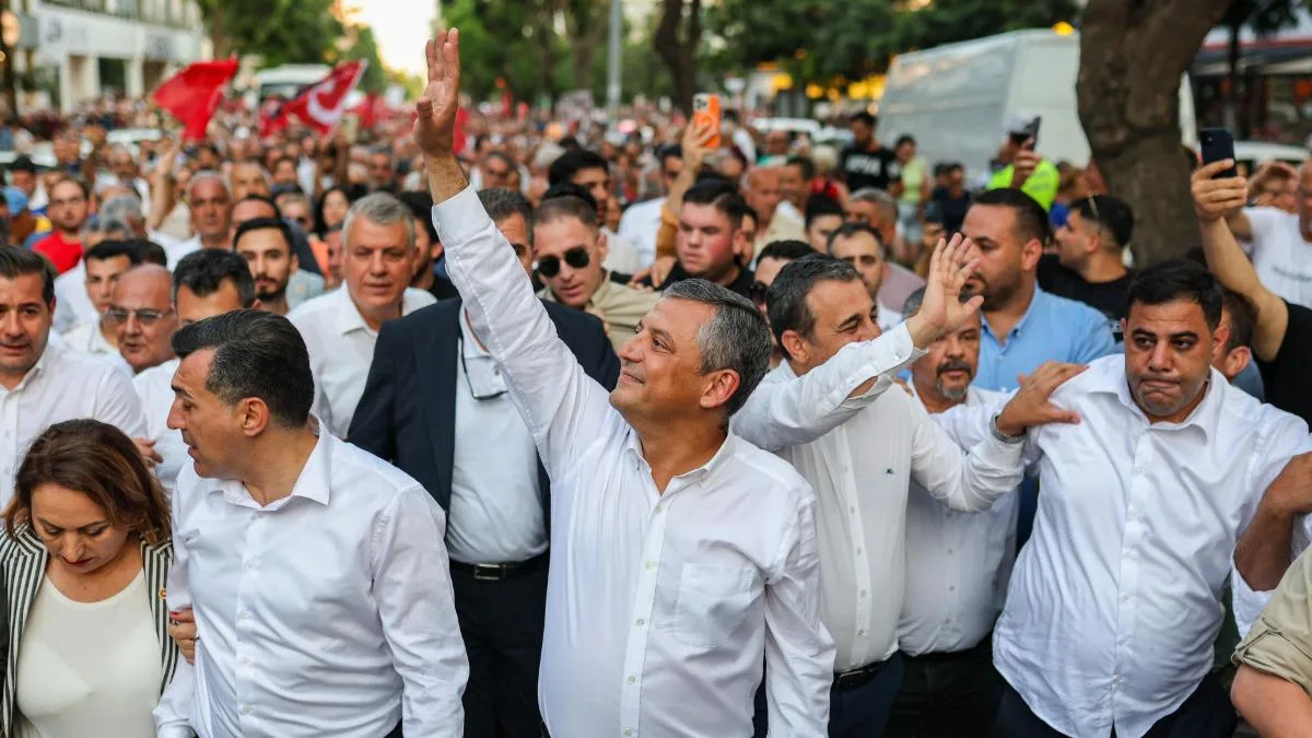 Özgür Özel Yeni Parti’yi Duyurdu: Hayırlı Olsun!