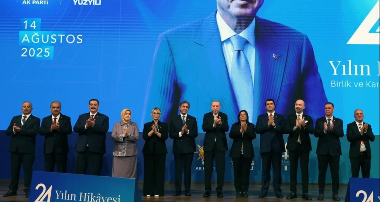 Özlem Çerçioğlu’nun AKP’ye Geçişi Şok Etkisi Yarattı