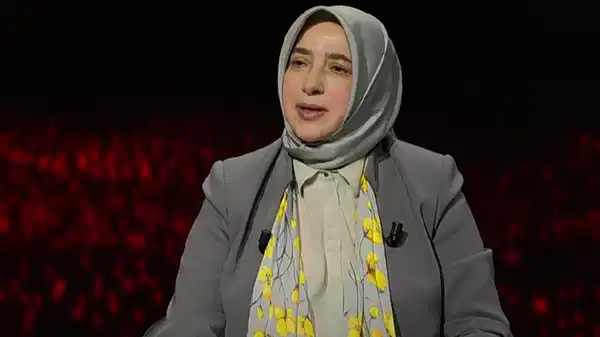 Özlem Zengin’den LGBTİ Açıklamaları Tepki Çekti
