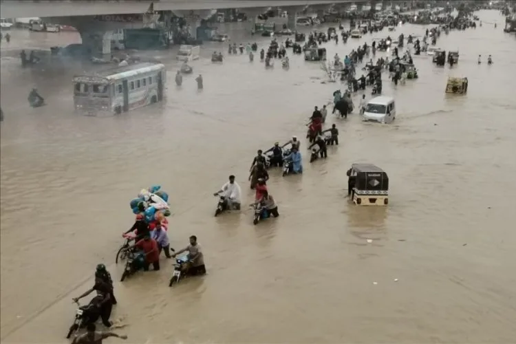 Pakistan’da Sel Felaketi: Ölü Sayısı 840’ı Aştı!