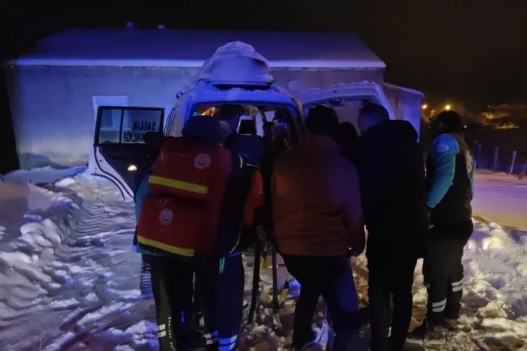 Paletli Ambulansla Dağları Aşarak Hayat Kurtarıldı