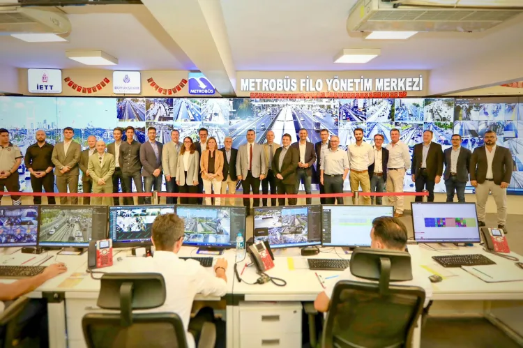 Paris Heyeti, İstanbul Metrobüsünü İnceledi!