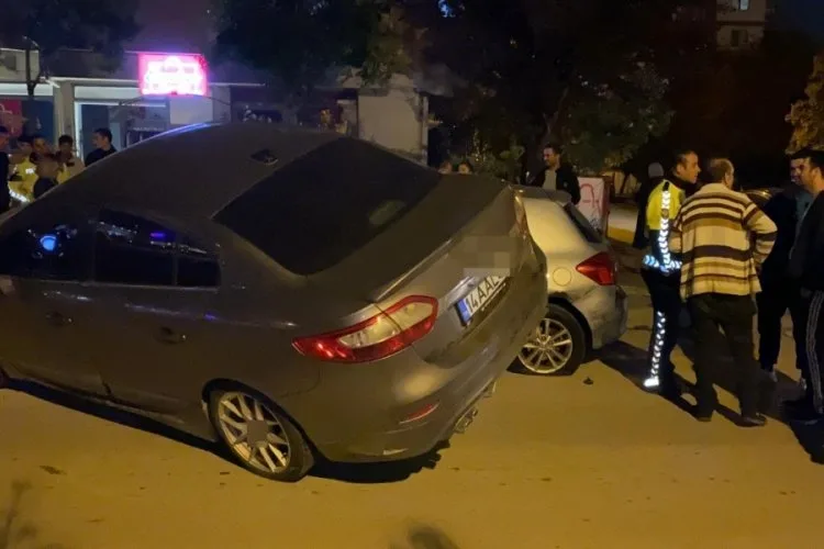 Park Halindeki Araçlara Çarpıp Kaçtı!