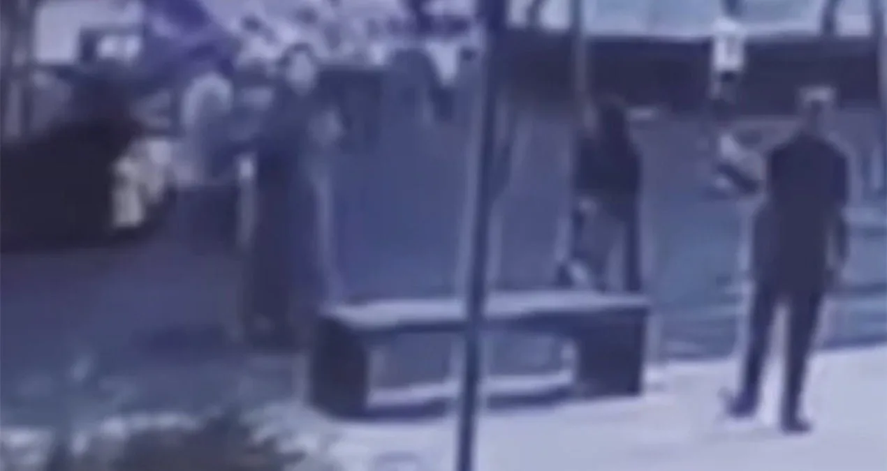 Parkta Çocuklara Saldıran Baba Ev Hapsinde!