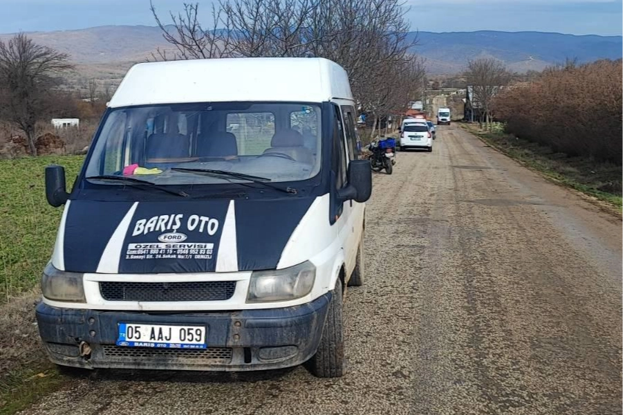 Pazaryeri’nde Motosiklet-Minibüs Çarpıştı: 2 Yaralı