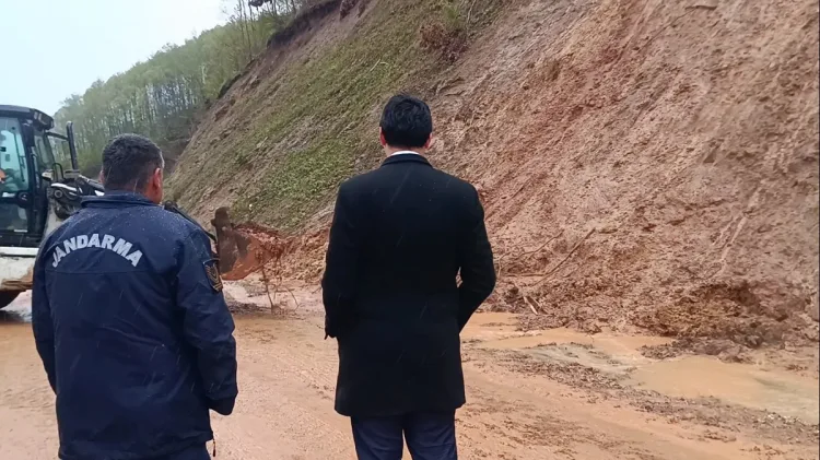 Pazaryeri’nde Sağanak Yağış Hayatı Felç Etti!