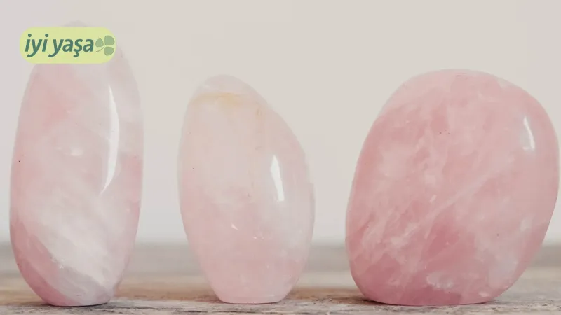Pembe Kuvars: Aşkın ve Huzurun Taşı