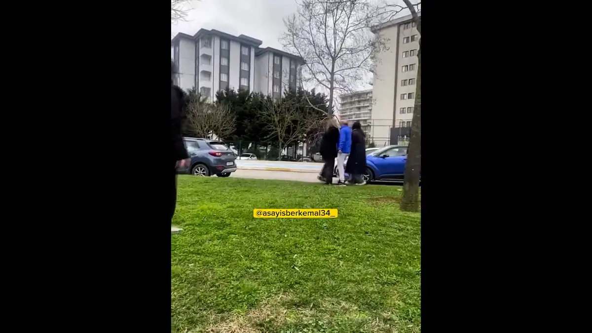 Yer: Pendik! 2 kadın sürücü saç saça baş başa kavgaya tutuştu: