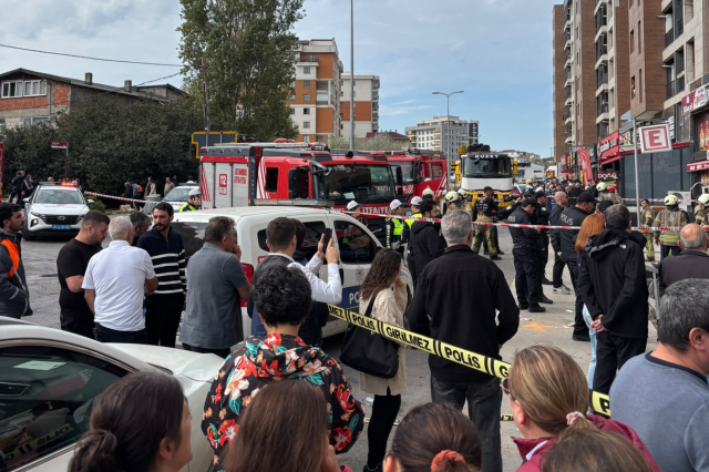Pendik’te hafriyat kamyonu eczaneye daldı! Bölgeye çok sayıda ekip sevk edildi
