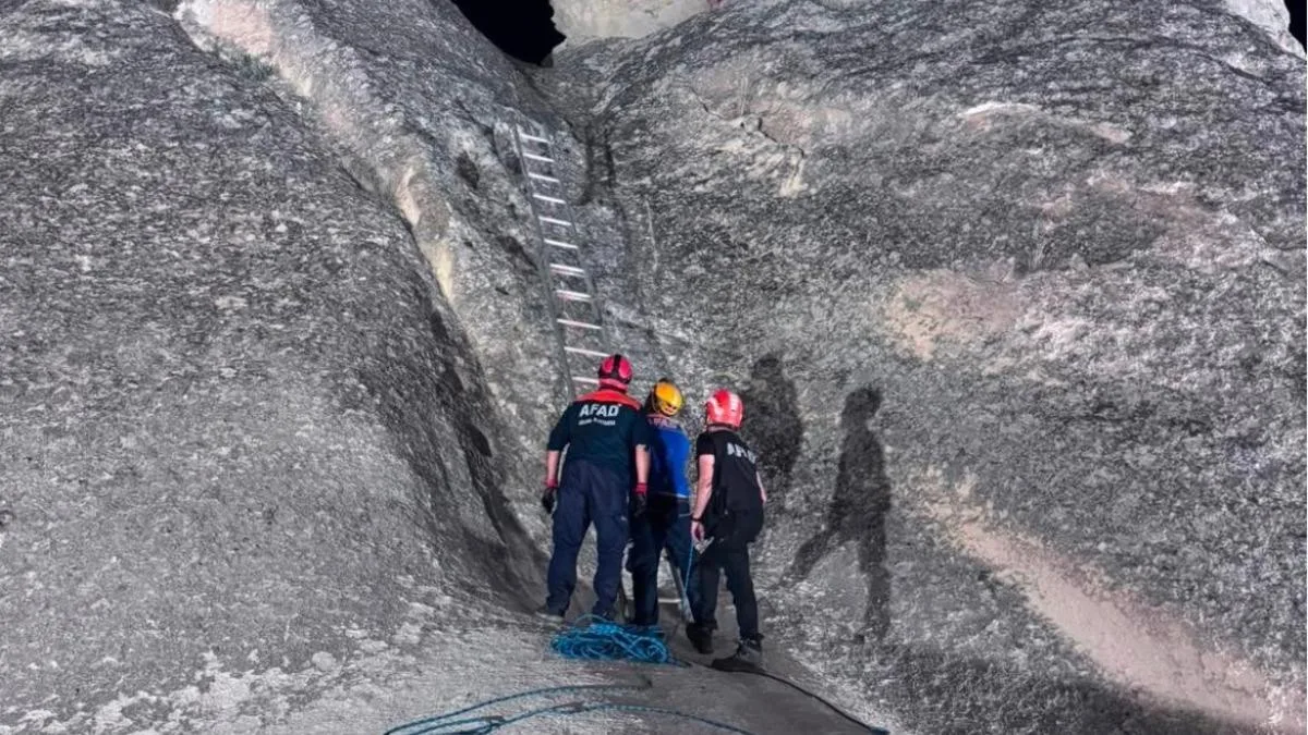 Peribacalarında Mahsur Kalan Turist Kurtarıldı