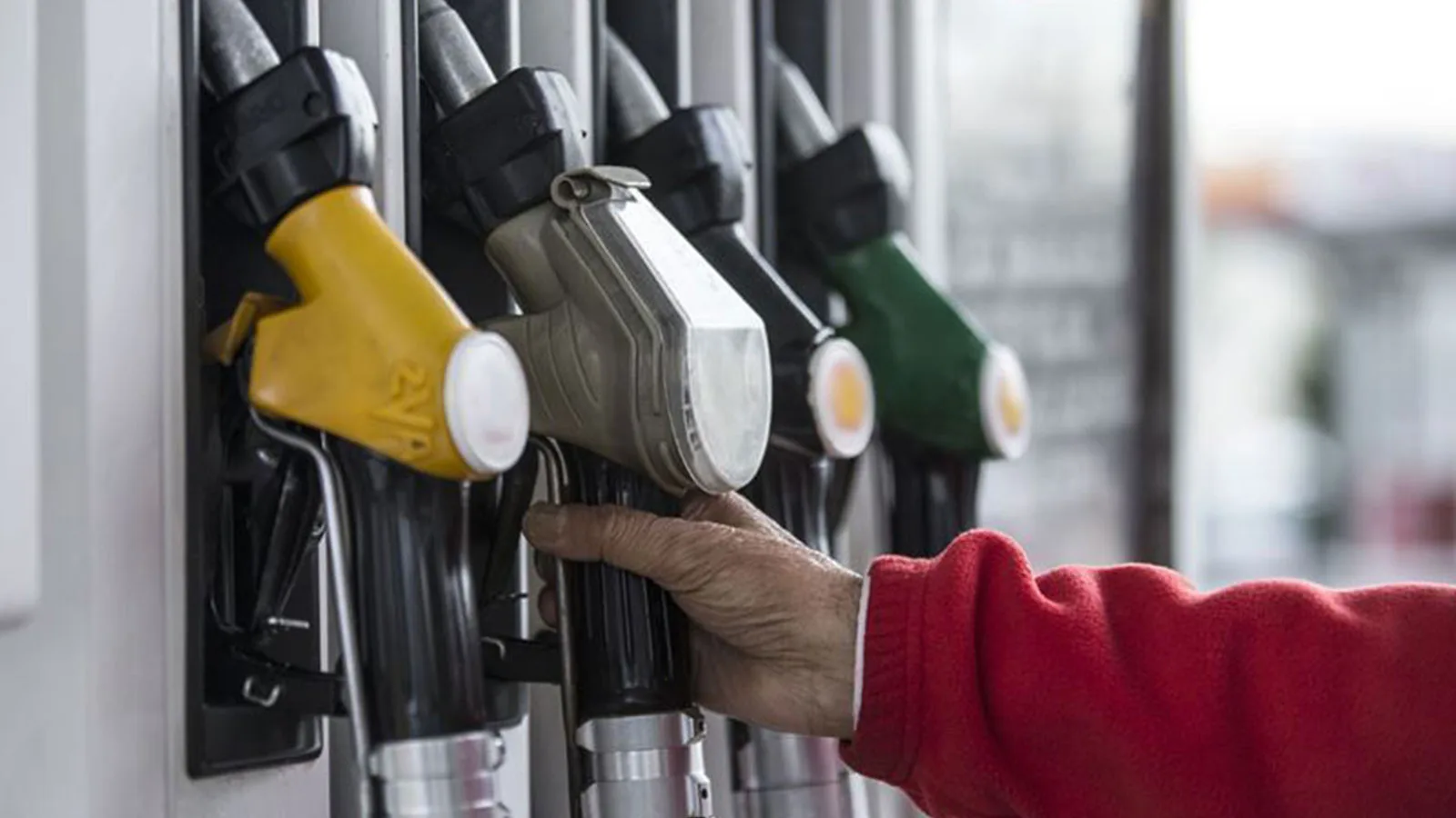Petrol Fiyatları Yükseliyor, Motorine Yeni Zam!