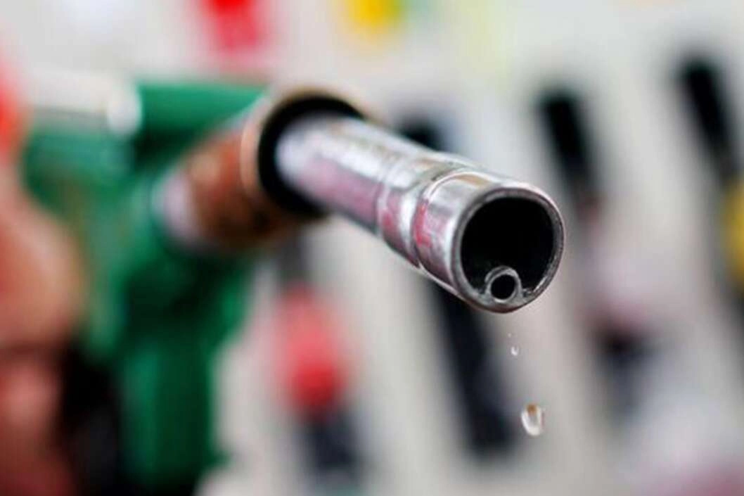 Petrol Saldırıları: Benzine 1,30 TL Zam!