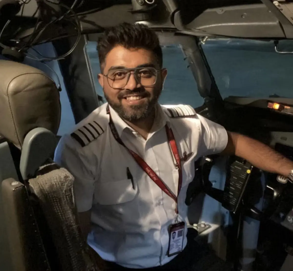 Havada can pazarı: Kaptan pilot kokpitte bıçaklandı!
