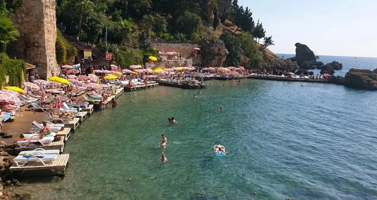 Plajda 1000 TL Giriş Tepkisi: Valilik Açıklama Yaptı