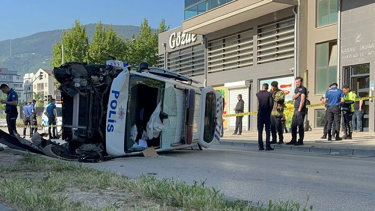 Polis Aracı Takla Attı, İki Polis Yaralı