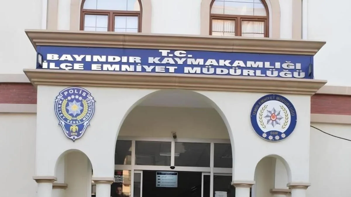 Polis Ekiplerine Bıçaklı Saldırı: 3 Yaralı!