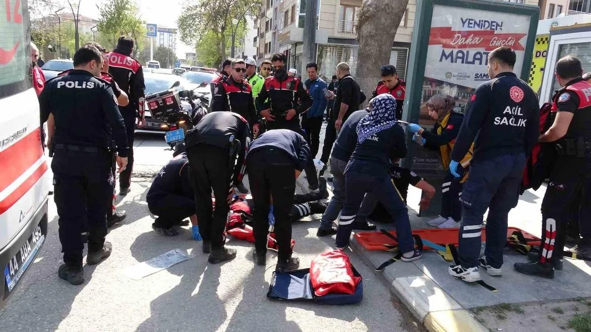 Polis Ekiplerine Çarpan Araçta İki Yaralı!