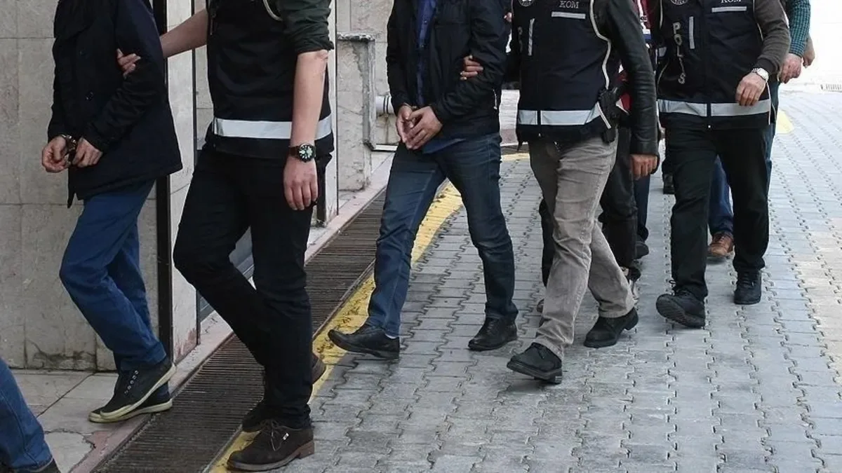 Polis ve Savcı Kılığındaki Dolandırıcılara Operasyon