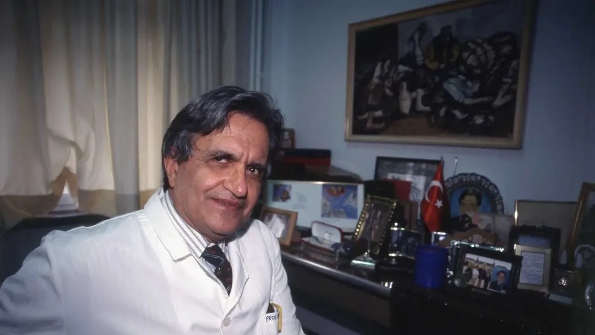 Prof. Dr. Hatemi Hayatını Kaybetti