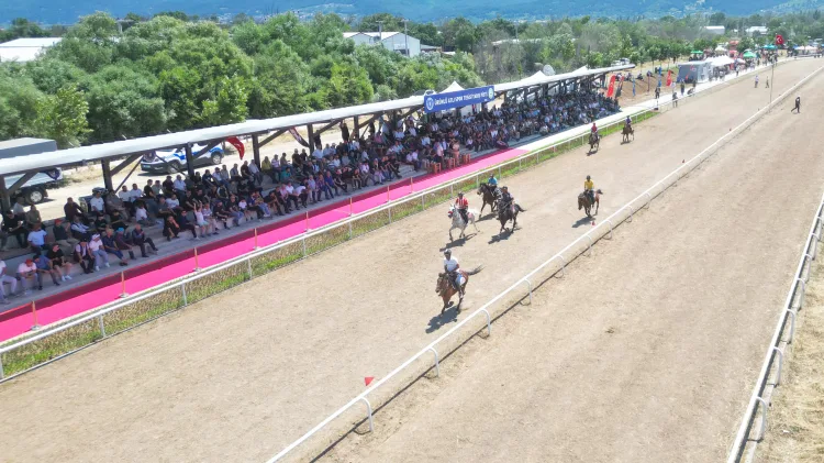 Rahvan At Yarışları Bursa’da Nefes Kesen Anlar