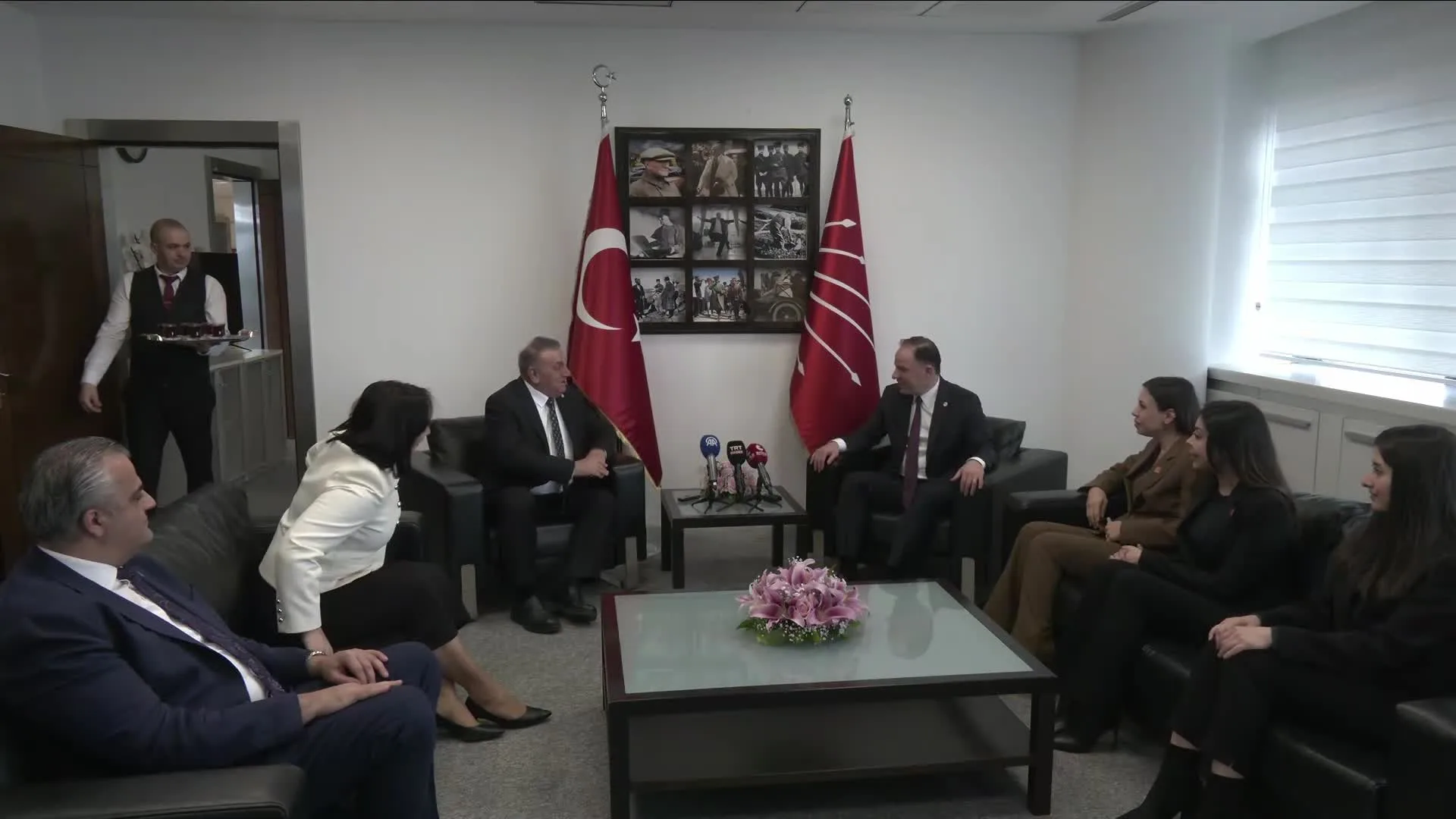 Ramazan Bayramı’nda Siyasi Ziyaretler ve Hediyeler