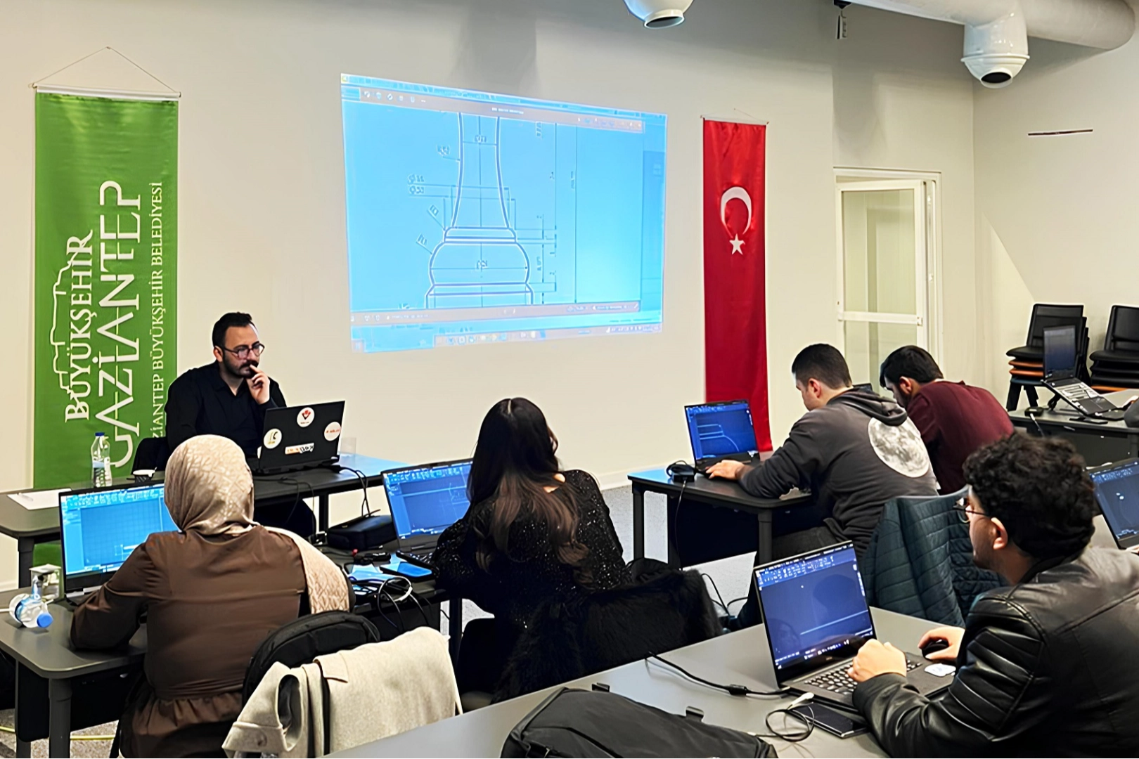 Ramazan’da Gençlere Teknoloji Kampları
