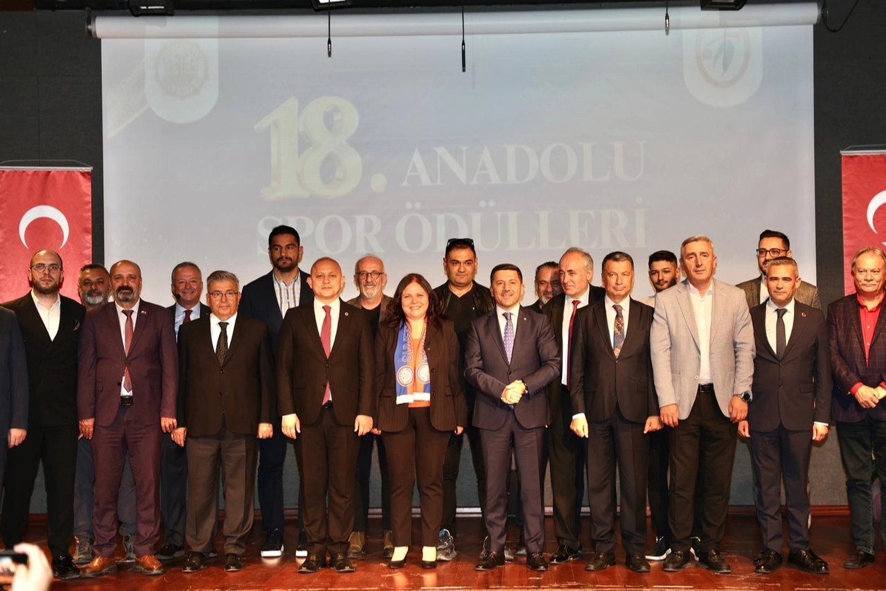 Rasim Arı, Yılın Belediye Başkanı Ödülünü Aldı!