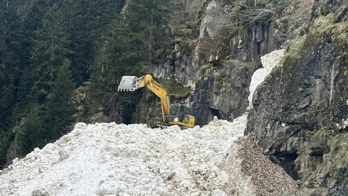 Rize Yaylalarında Kar Temizleme Çalışmaları Devam Ediyor