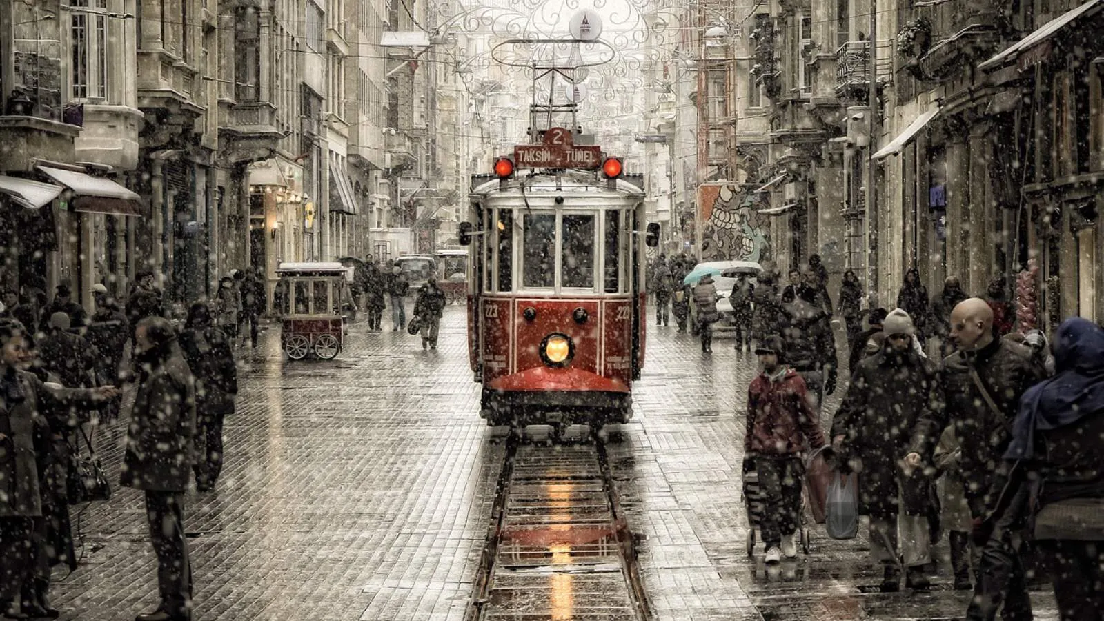 Romantizmin Kaybolduğu Bir Toplumun Portresi