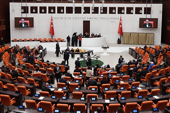 RTÜK’e Yeni İsimler: Özdemir ve Çeliker Seçildi