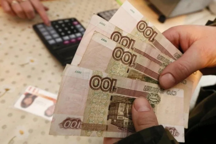 Rusya’da Döviz Satma Zorunluluğu İptal Edildi
