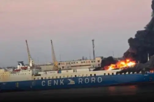 Rusya, Yunan Petrol Tankerini Vurdu!