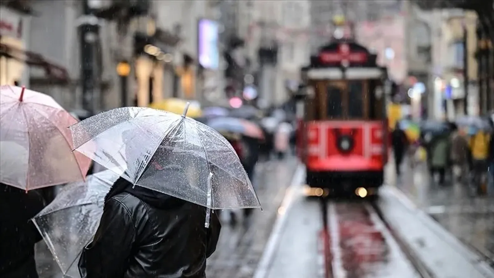 Sağanak Yağış Uyarısı: İstanbul ve Diğer Kentler!
