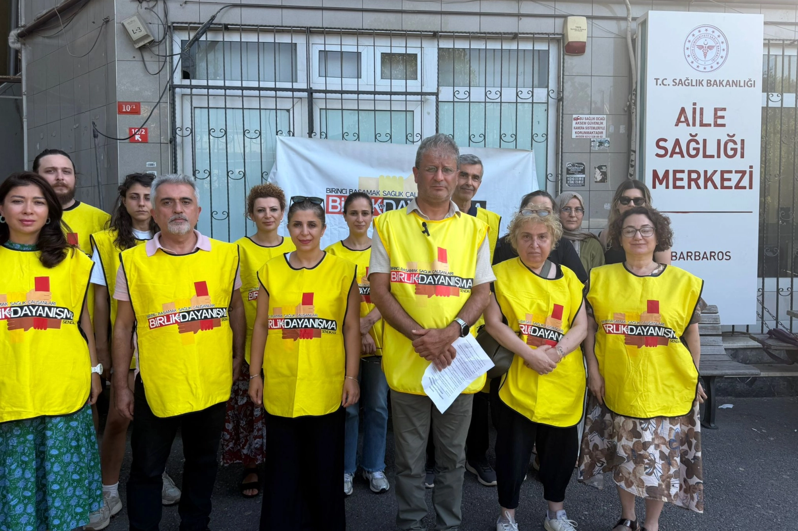 Sağlık Çalışanlarına Sözleşme Feshi Tepkisi!