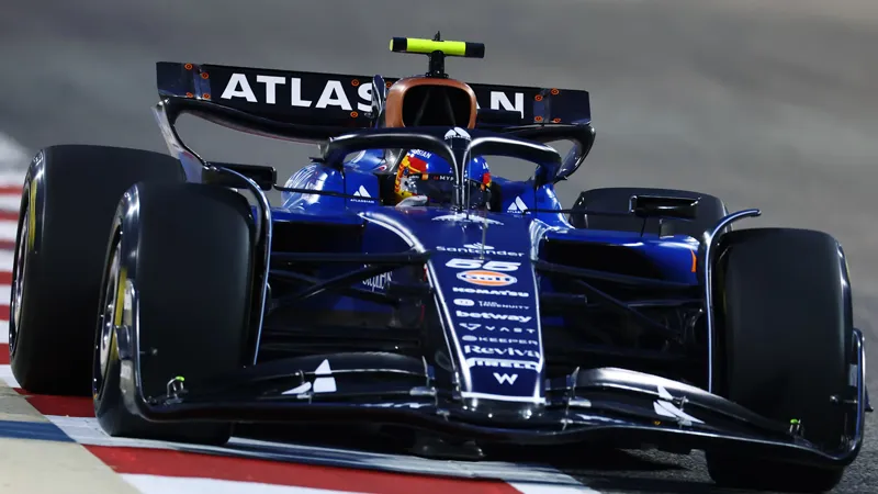 Sainz’dan Şampiyonluk Favorileri: Russell ve Verstappen!