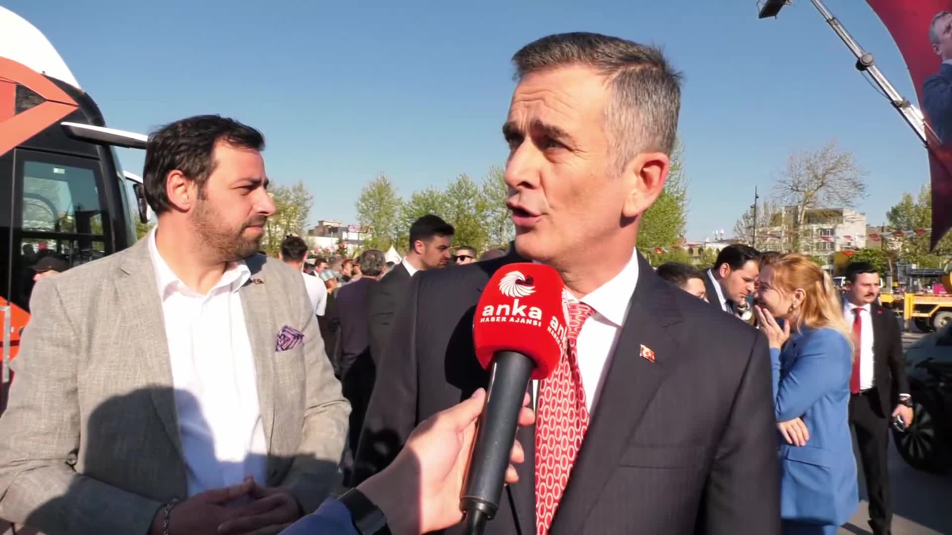 Sakarya’da CHP Mitingi: Kalabalık ve Coşku Dolu!
