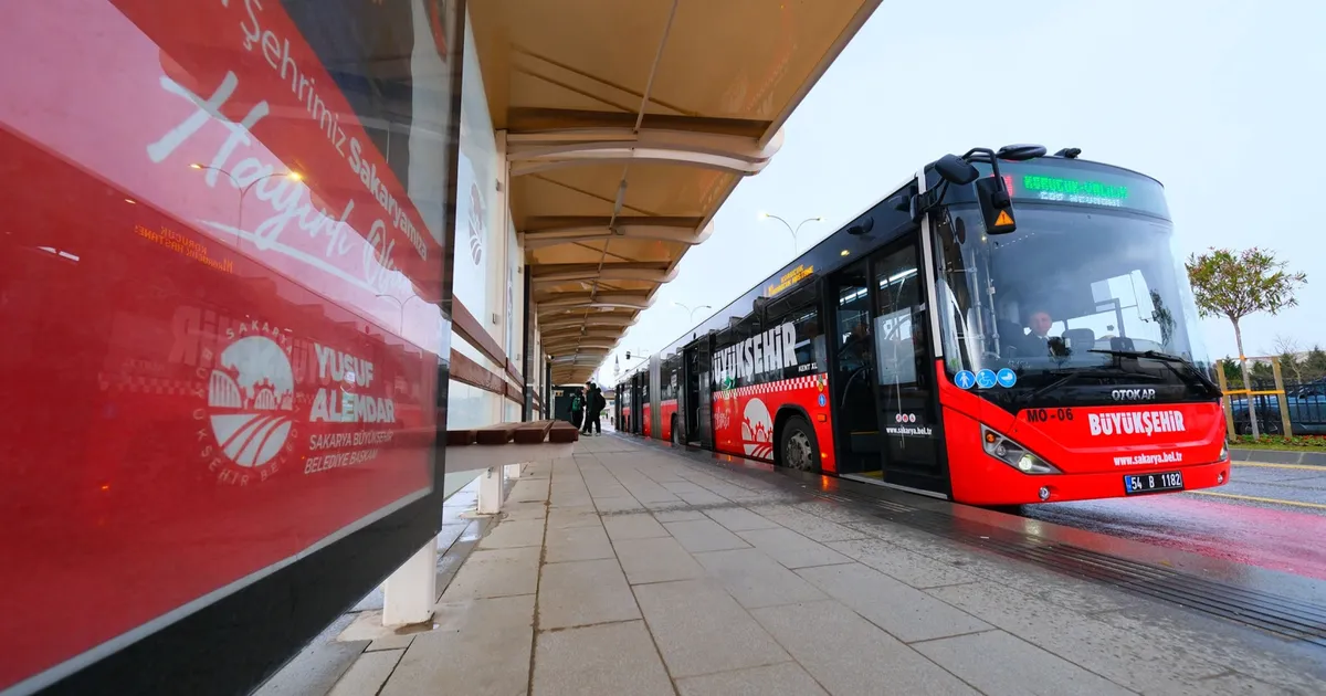 Sakarya’da Metrobüs, Toplu Ulaşımda Birinci Tercih!