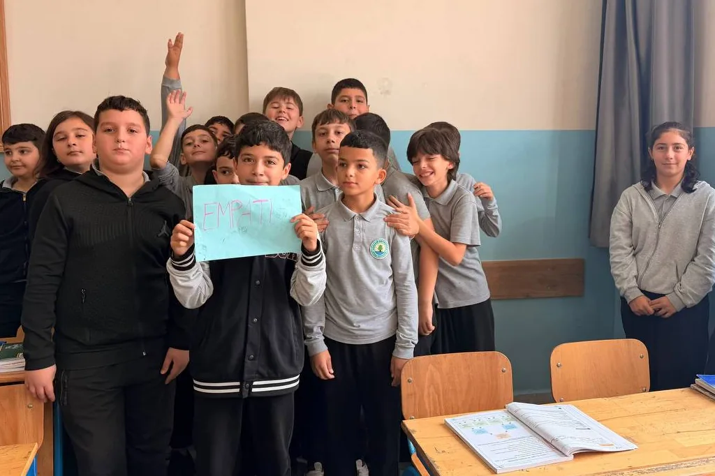 Sakarya'da Ortaokul Öğrencilerine Zorbalıkla Mücadele Eğitimi