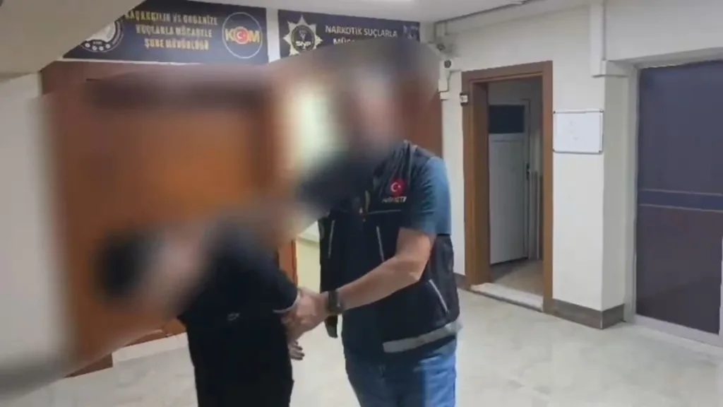 Sakarya’da Otoyolda Silah Operasyonu: 2 Gözaltı