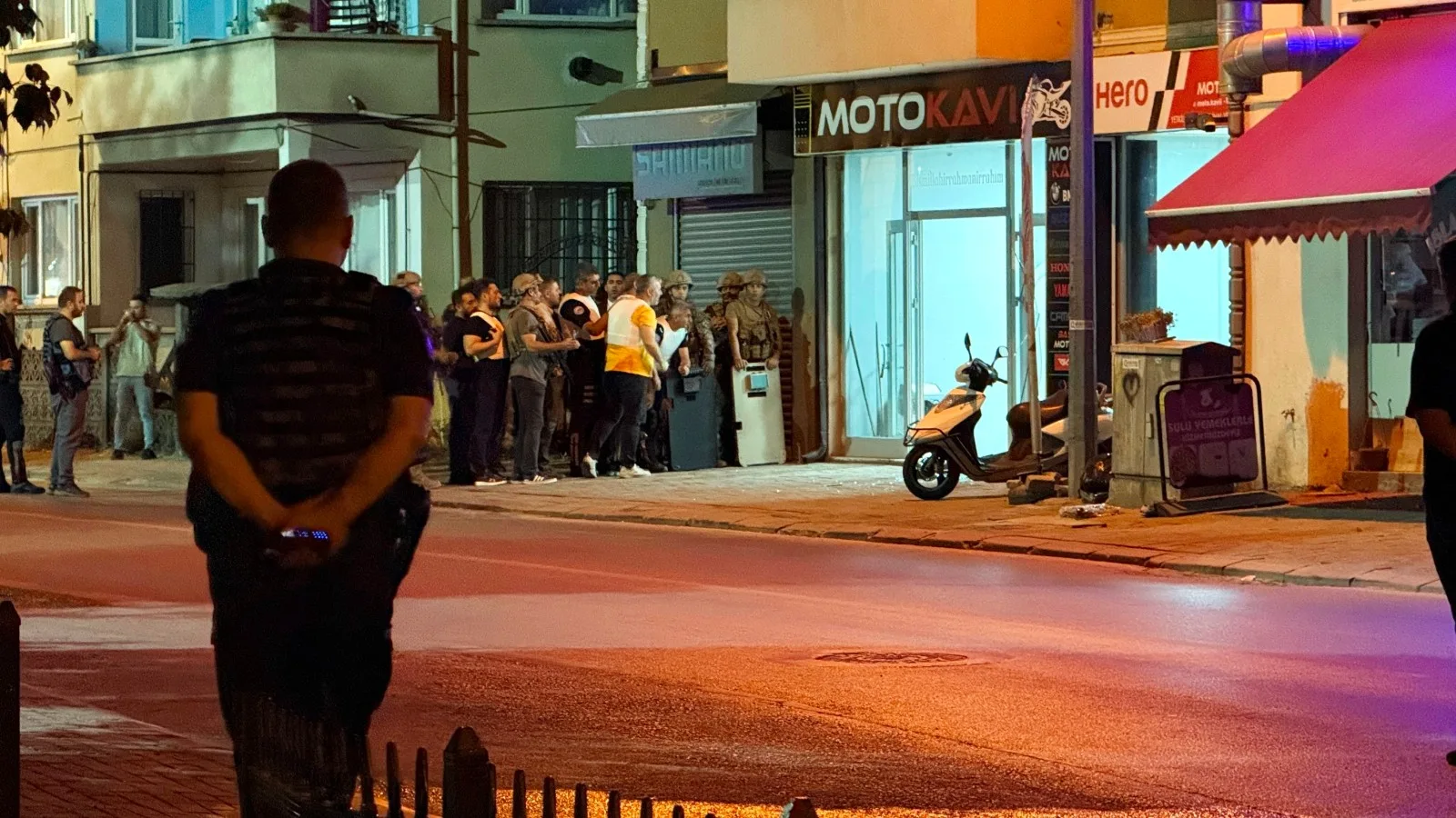Sakarya’da Polise Ateş Açan Şahıs Teslim Oldu!