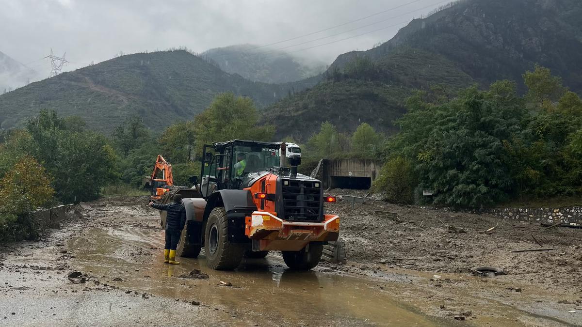 Sakarya’da Şiddetli Yağışlar Heyelanlara Neden Oldu!